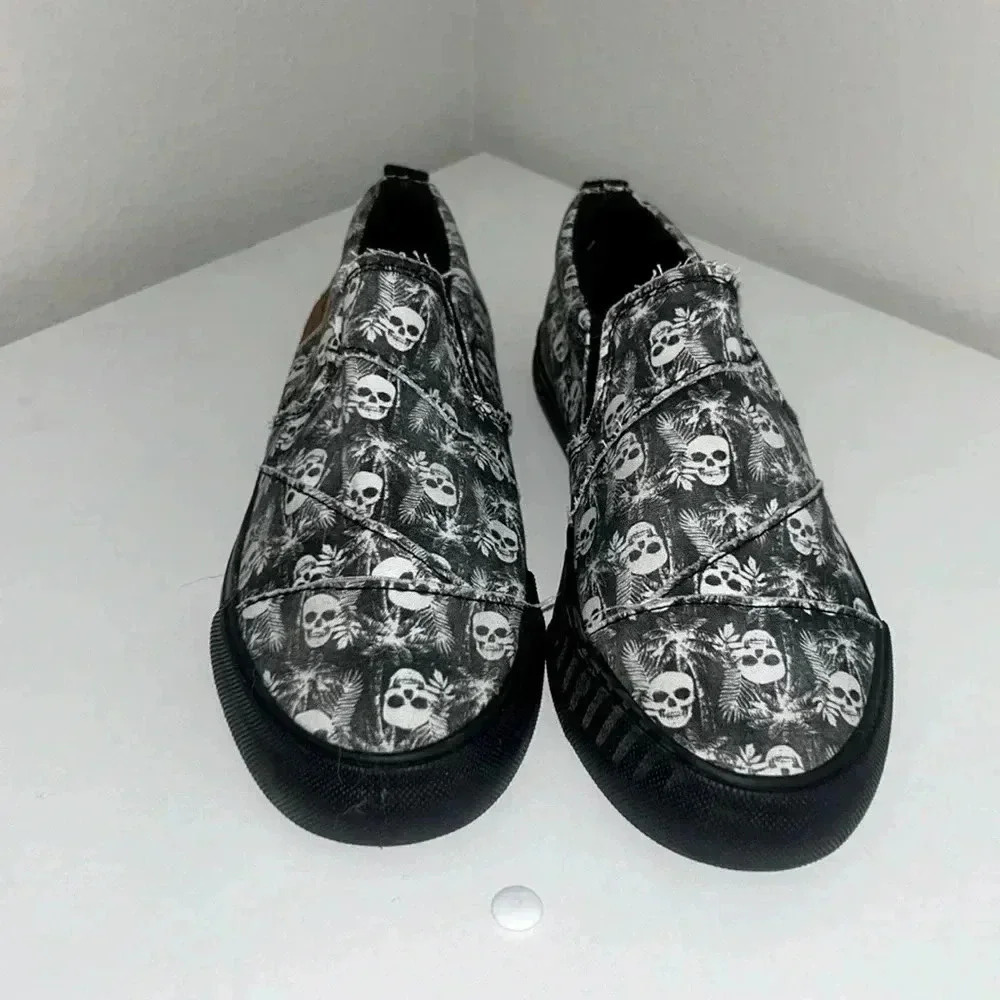 Blowfish skull island slip on